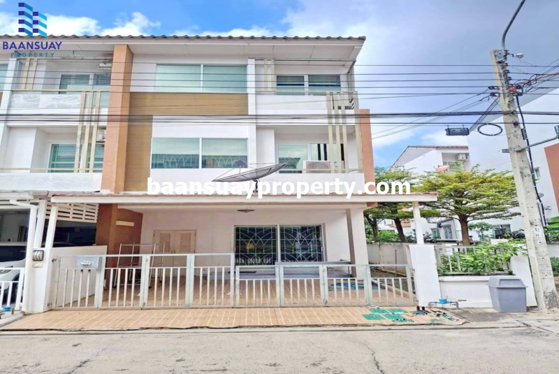 ให้เช่า ทาวน์โฮม 3 ชั้น หลังมุม  ถนนงามวงศ์วาน ใกล้ พันธุ์ทิพย์งามวงศ์วาน