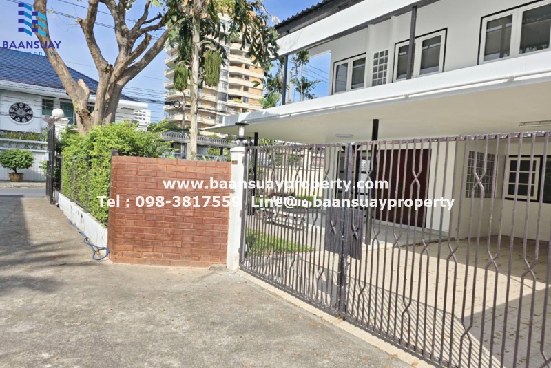 Single House 2  storey  for rent  On Sukhumvit 63 Rd. Near BTS Eakkamai   